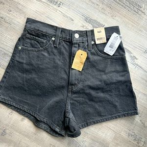 BNWT Levi Black Mom Jeans